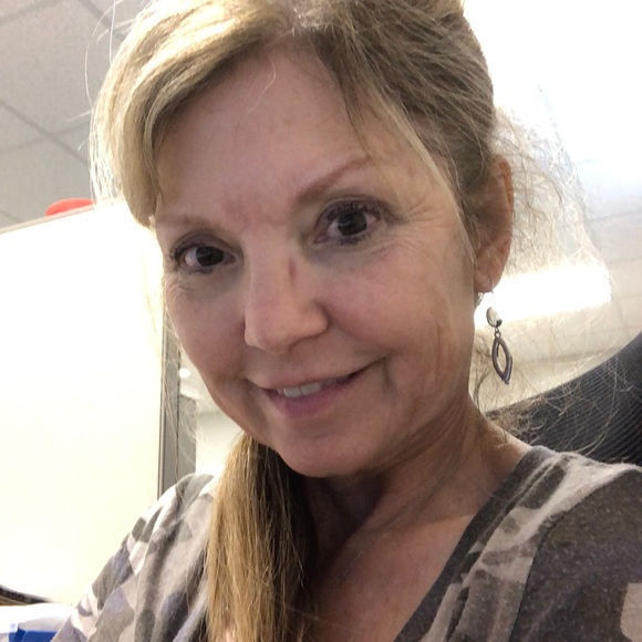 Meet your Posher, Donna - Picture 1 of 1